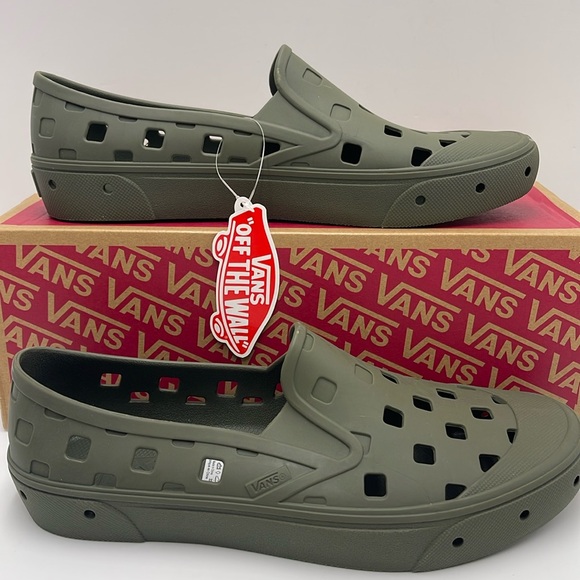 Vans Men’s Slip-On Trk
Grape Leaf
VN0A5HF850K
Sneakers - Picture 1 of 16